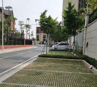 植草砖为室外停车场解决的问题